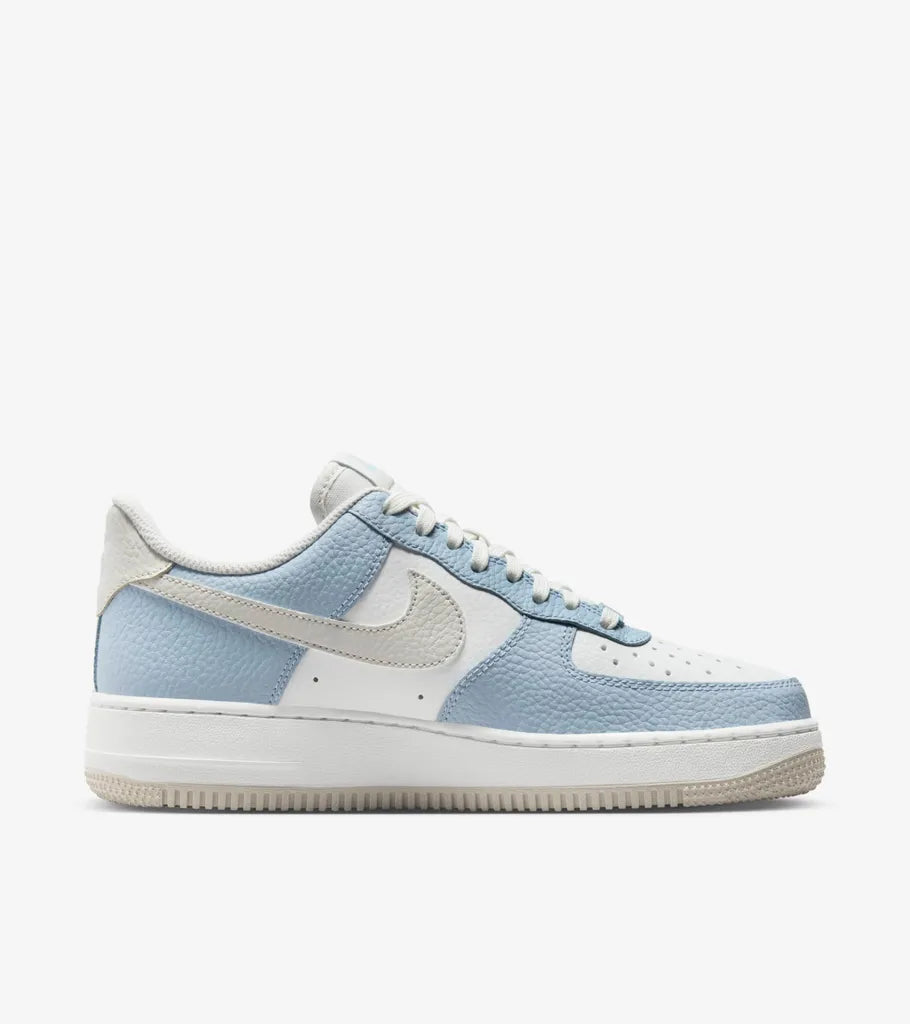   Air Force 1 07 Premium Men's Shoes  