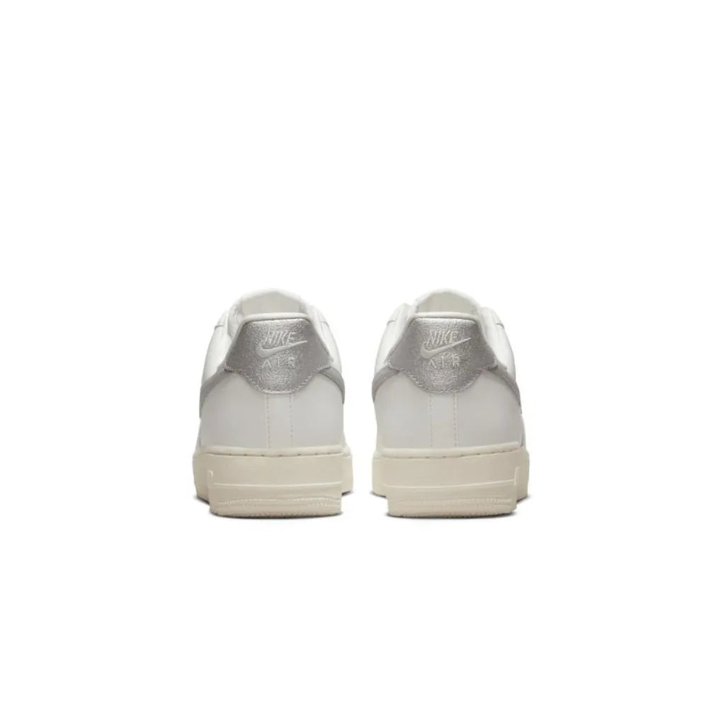   Air Force 1 07 Premium Men's Shoes  